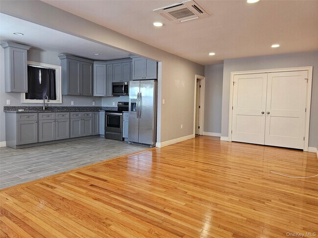 Photo - 3 Shadylawn Pl Unit 2