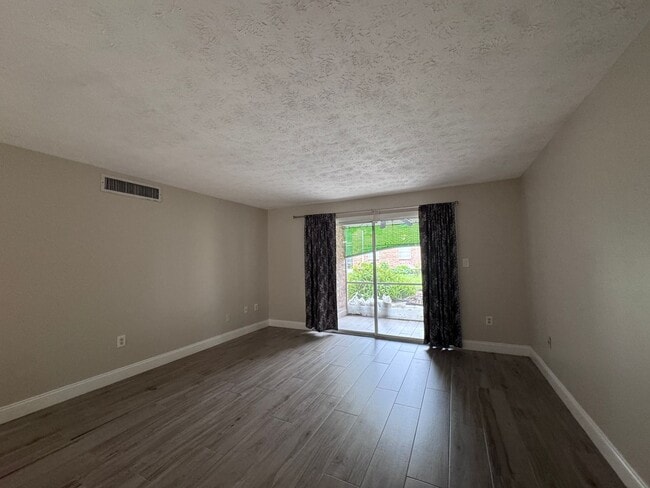 Photo - Great Location 2 Bedroom and 2 Baths