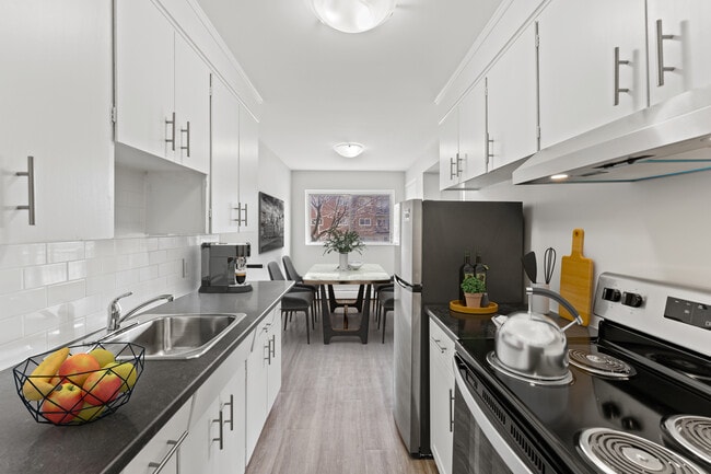 Photo - 294 Lorne Avenue