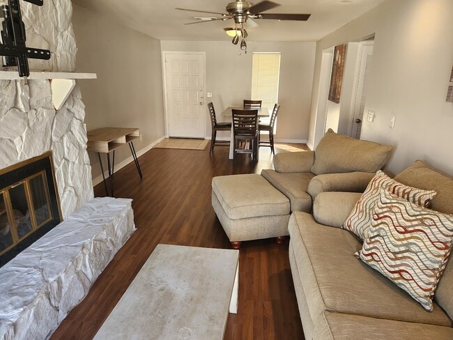 1713 El Camino Rd Unit 5
