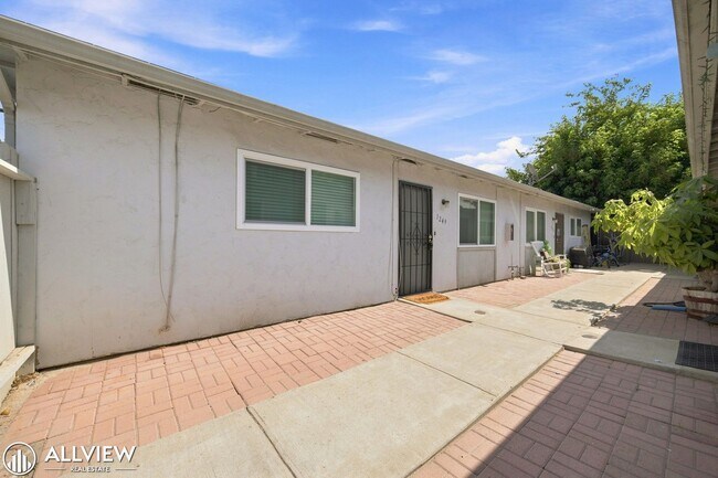 Photo - 1245-1251 Lyons Lane Unit 1249 Lyons Lane