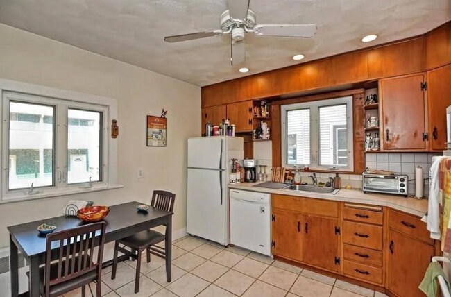Photo - 15 Princeton St Apartments Unit 1