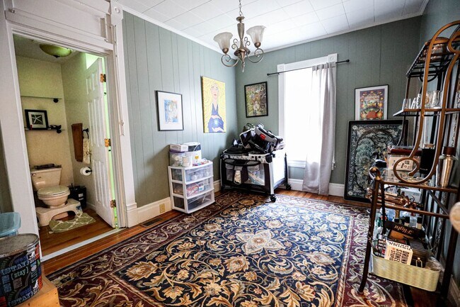 Photo - 670 Jones Ave