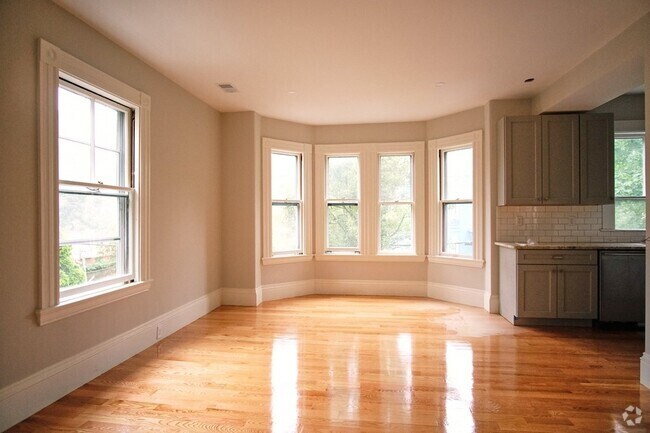 Building Photo - 14 Bigelow St Rental