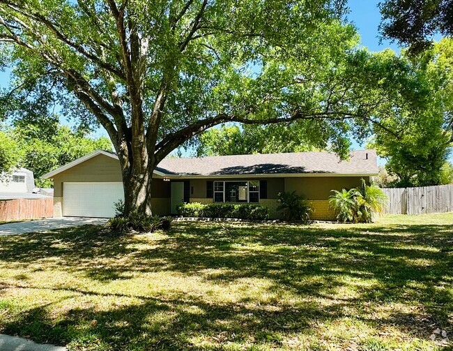 Building Photo - Exquisitely charming & fully renovated 3BD... Rental