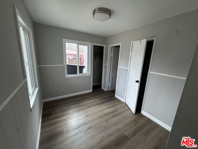 Photo - 6111 Greenwood Ave