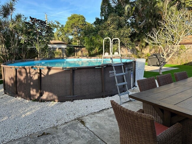 Photo - 5131 SW 6th St