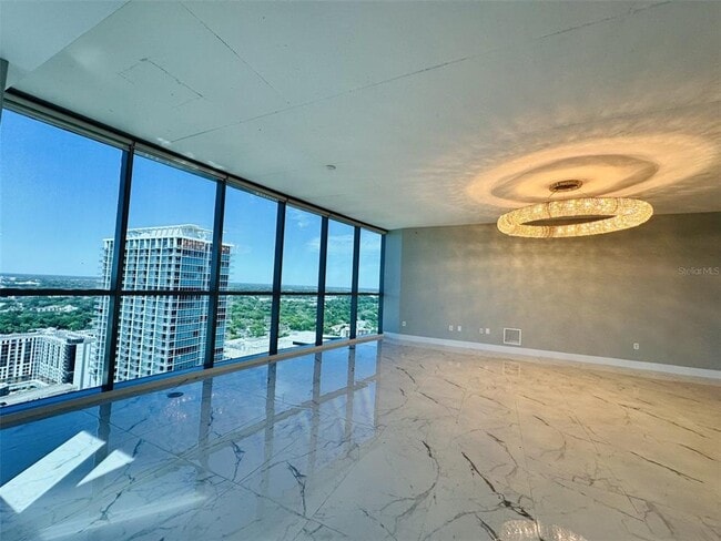 Photo - 111 E Washington St