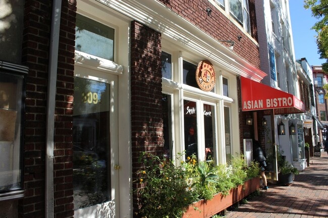 Photo - 809-809-809-802 King St Unidad 809 1/2 King Street 3rd Floor