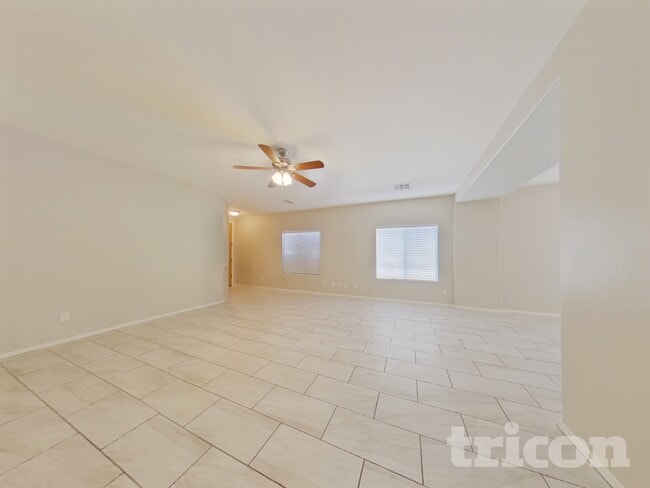 Photo - 442 E Cheyenne Rd