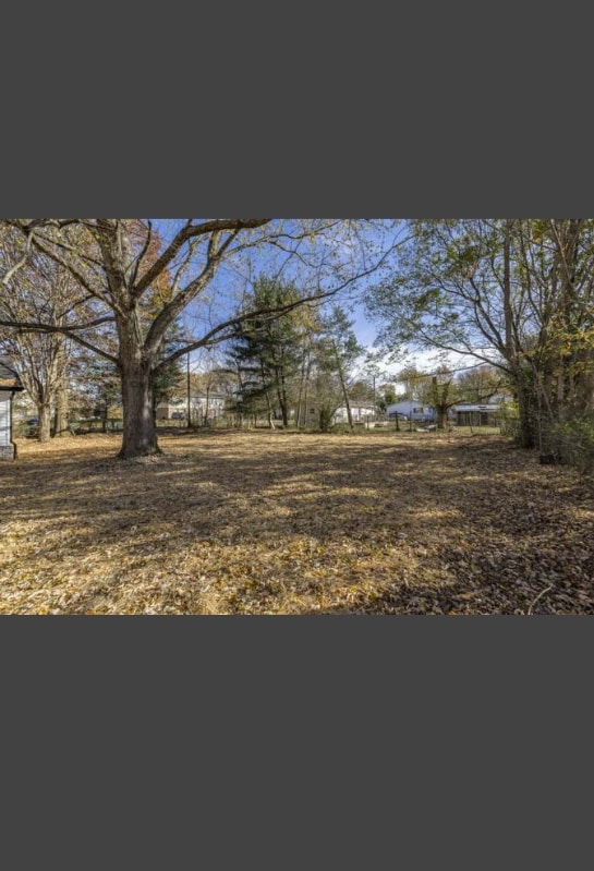 Photo - 200 Dollar Blvd