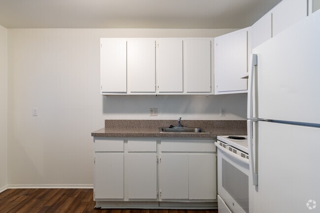 2HAB,1BA-850 ft² - Towne Square Apartments