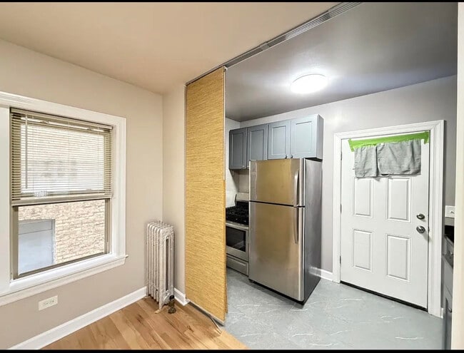 3585 N Milwaukee Ave Unit ONE BEDROOM
