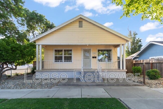 Photo - 703 A St House