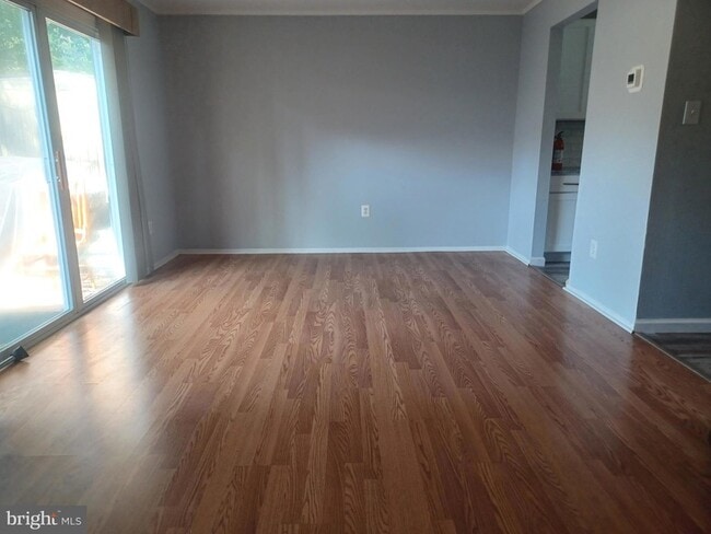 Photo - 403 Roberts Ln