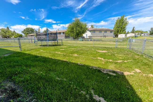 Photo - 9306-93108 108 Ave