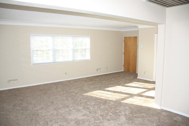 Photo - 2142 Collinway St Unit 4