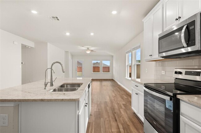Photo - 105 Saviano Rd