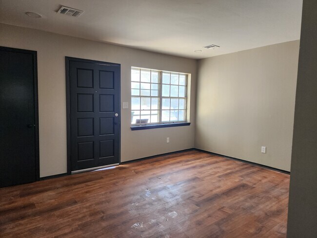 Photo - 1310 Keystone Ln