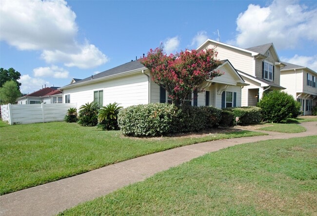 Photo - 6363 Provident Green Dr