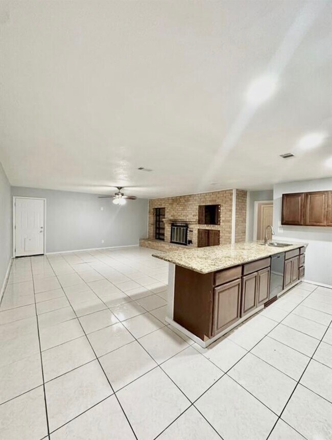Photo - 16110 White Star Dr
