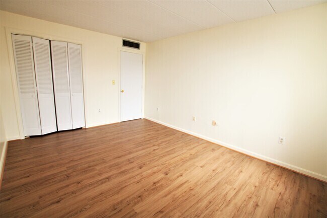 Photo - 85 Brainerd Rd Unidad 85 Brainerd Road #303