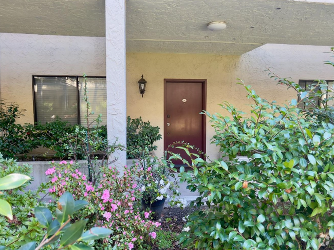 Building Photo - Charming 2 Bed, 2 Bath Condo in Santa Clara