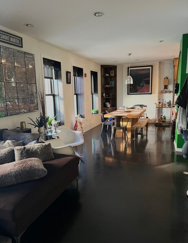 970 N High St Unit 201