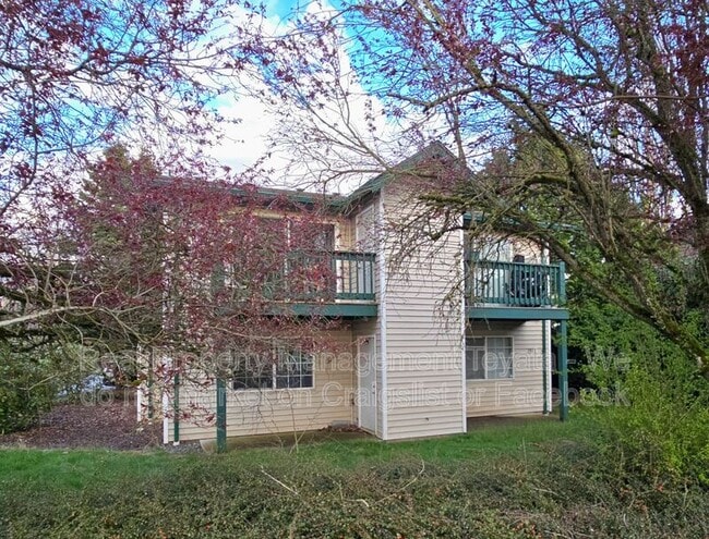 Building Photo - 2824 Valencia St