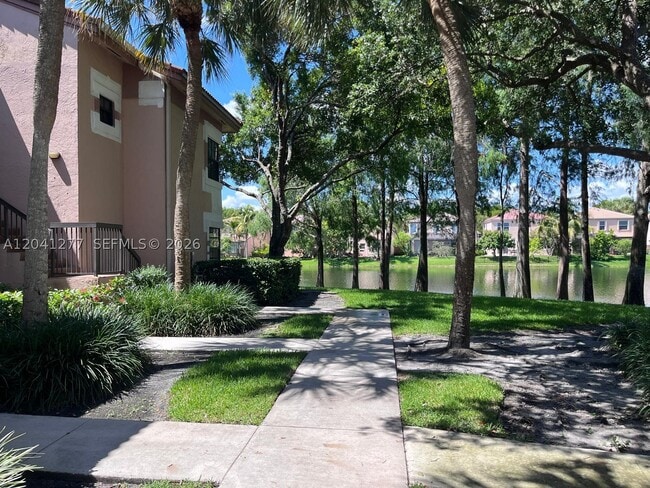 Building Photo - 10700 NW 14th St Unit 157