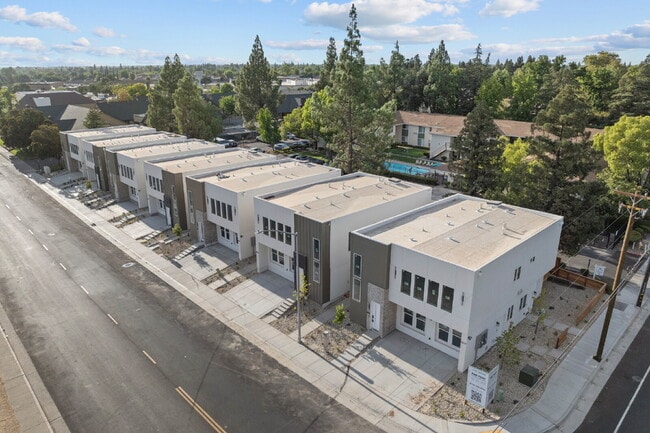 Building Photo - Charming 1-Bed Studio in Convenient  Sacramento Location - Modern Living! Unit A