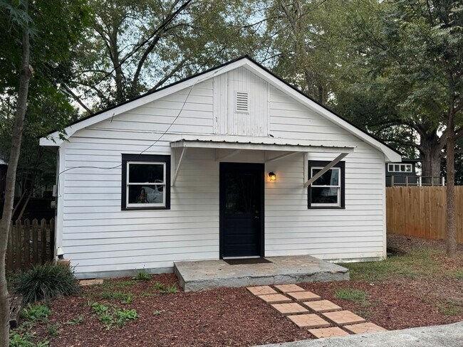 Photo - Charming 3-Bedroom Cottage in Normaltown – Prime Athens Location