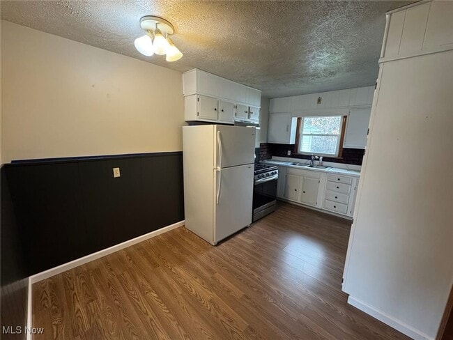 Photo - 1612 Maple Dr