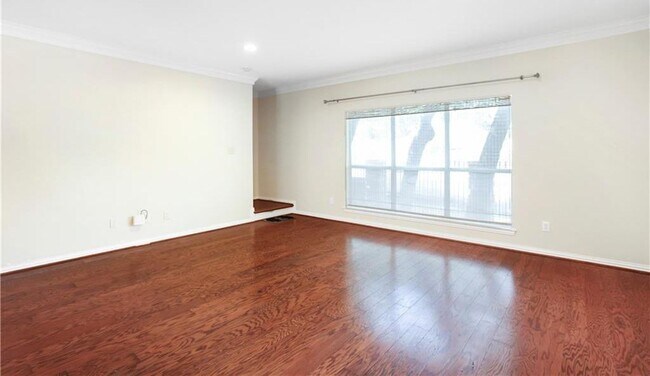 Photo - 3101 Hedgerow Dr