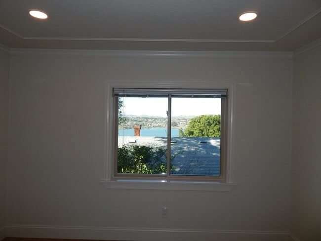 Photo - 304 Edwards St