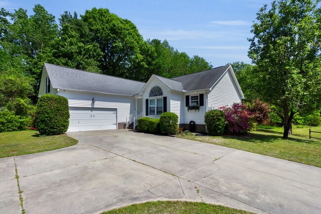 Building Photo - 107 Sandpiper Ct