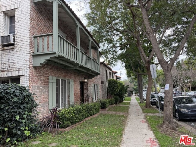 Photo - 1132 N Vista St Unidad 4