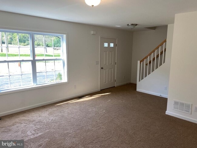Photo - 301 Bondsville Rd