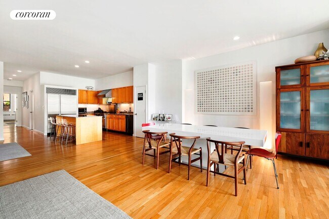 Photo - 345 Greenwich St