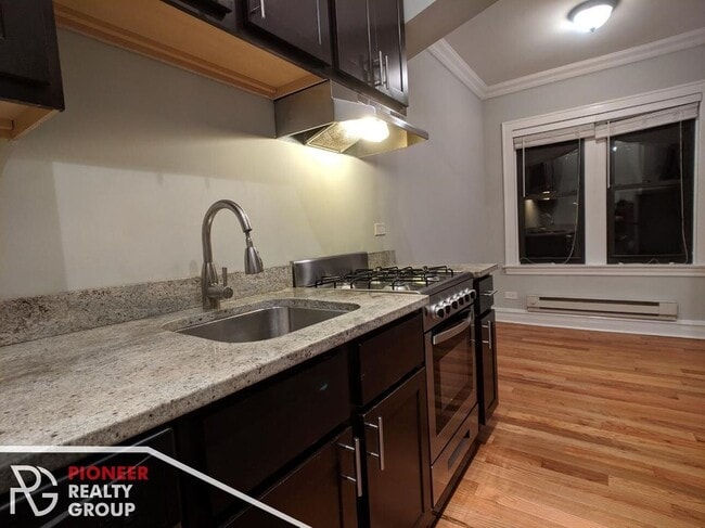 Photo - 4737 N Hermitage Ave Unidad 205