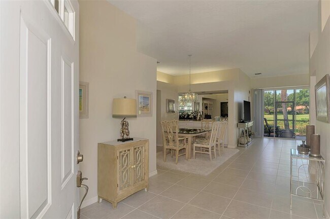 Photo - 549 Fallbrook Dr