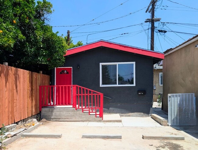 1575 1/2 Munson Avenue - 1575 1/2 Munson Avenue House
