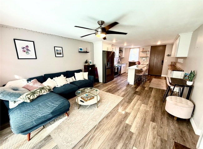 Photo - 68-090-90 Au St