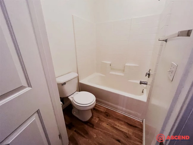 531 Yellow Meadow Ct Unidad C