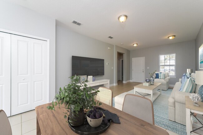 Photo - 532 Imperial Pl