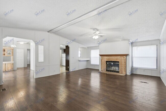 Photo - 13665 FM2331