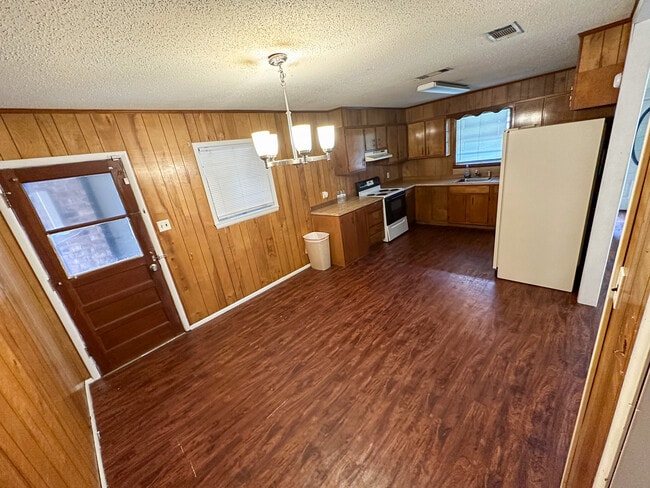 Photo - 105 Felder Dr