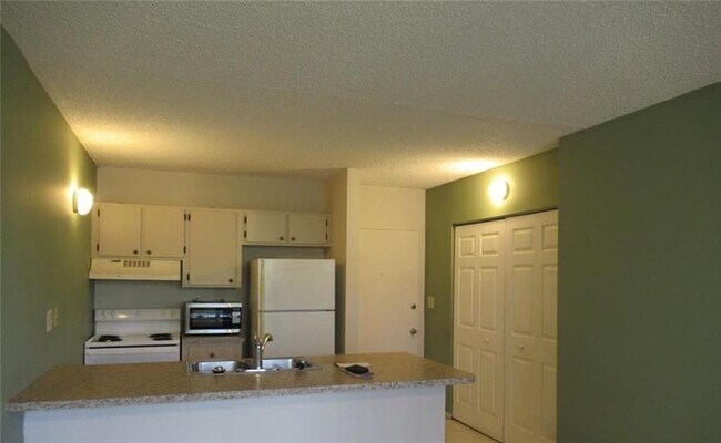 Photo - 2401 Riverside Dr Unidad 311-B