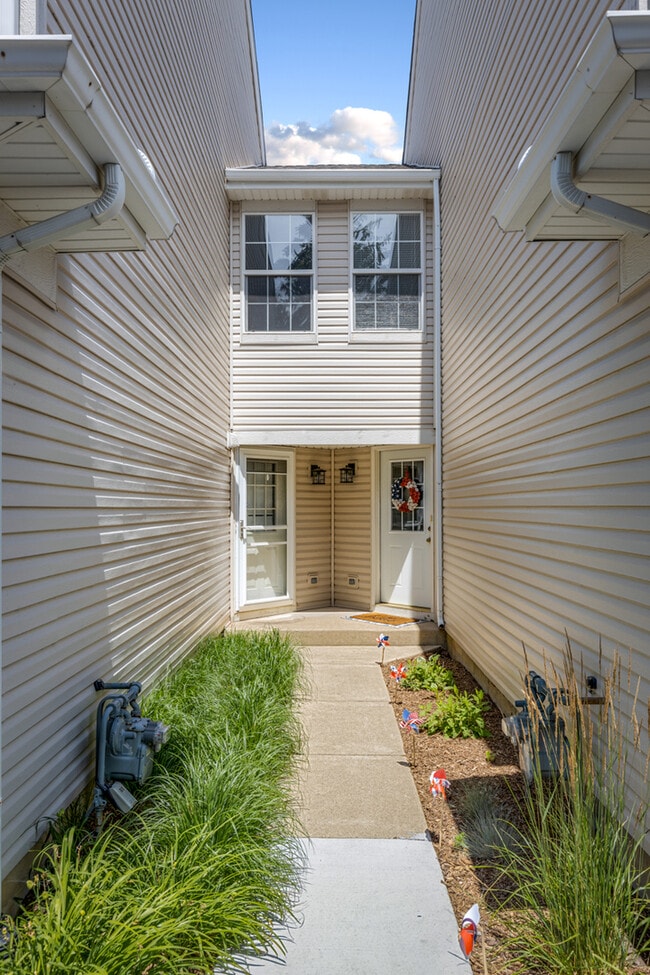 Photo - 2479 Stoughton Cir