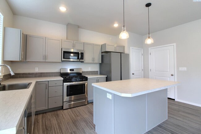 Photo - 3 bed/2 bath West Pasco Townhouse